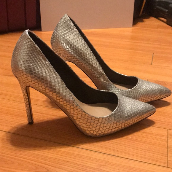 Silver high heel pumps - Picture 1 of 4